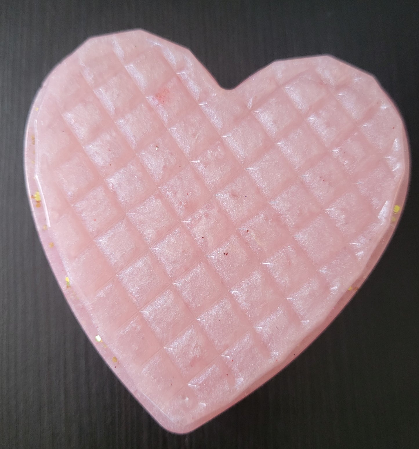 Boite de bijoux en forme de coeur.
