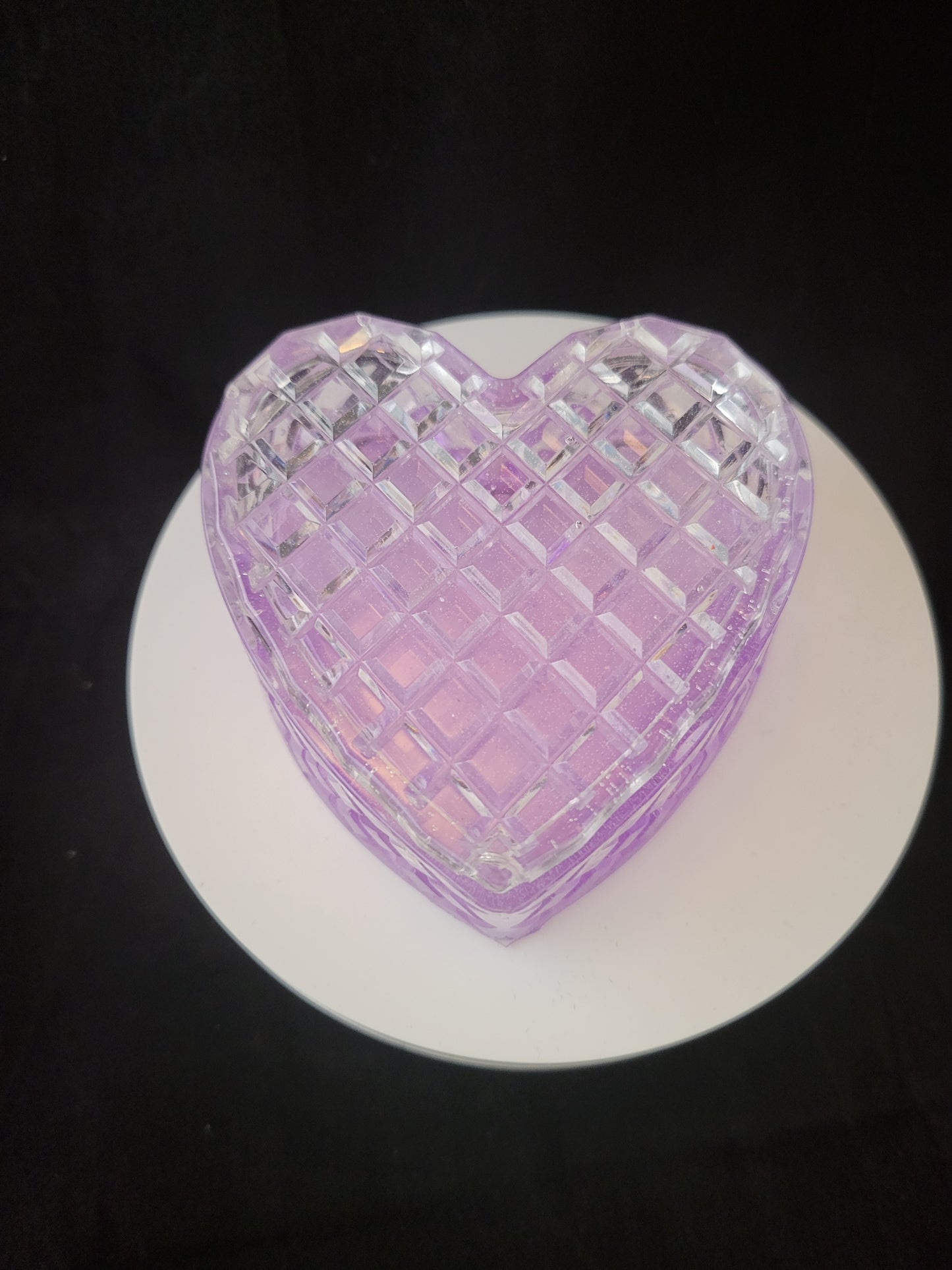 Boite de bijoux en forme de coeur.